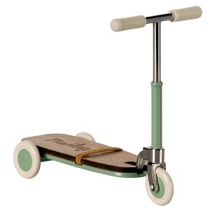 Maileg kick board mint